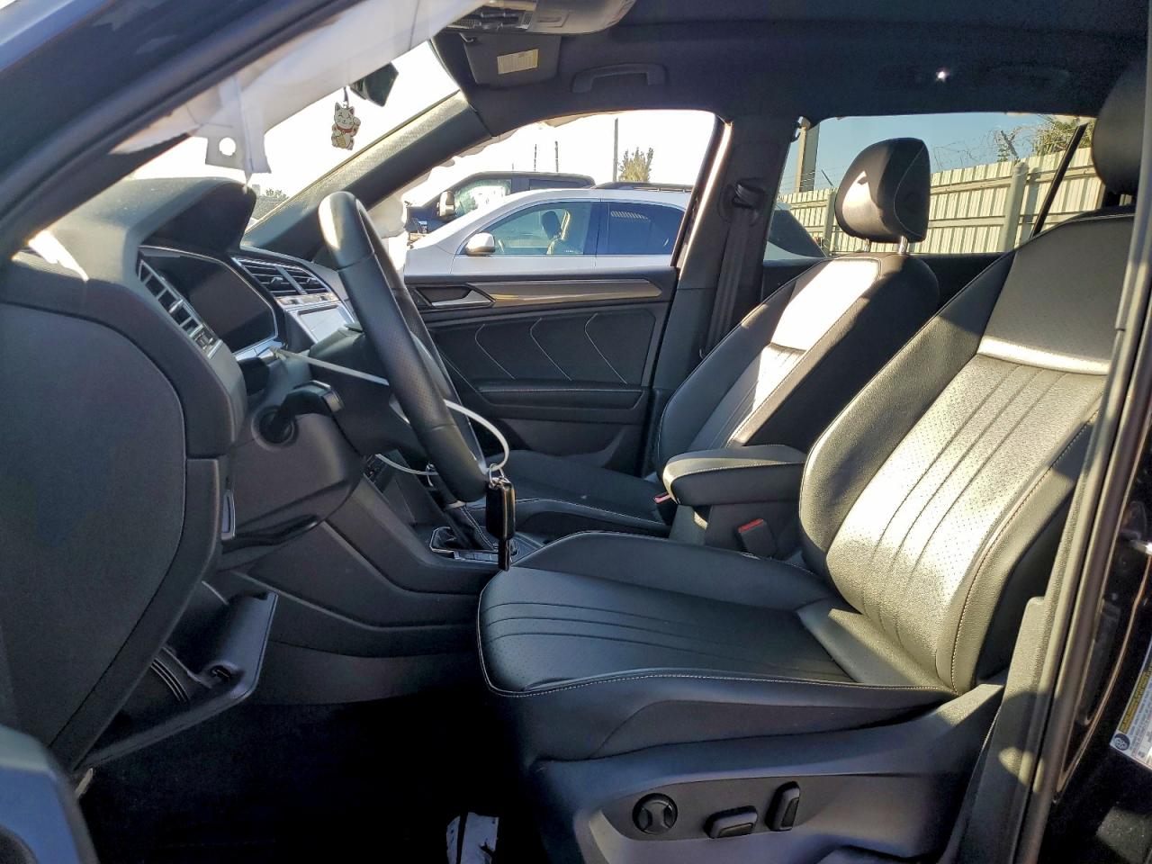2024 VOLKSWAGEN TIGUAN SE R-LINE BLACK photo 7