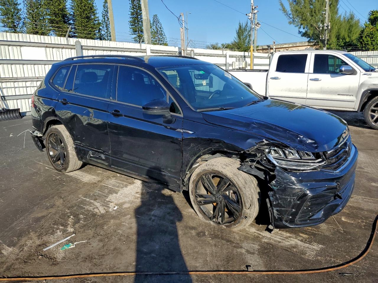 2024 VOLKSWAGEN TIGUAN SE R-LINE BLACK photo 4