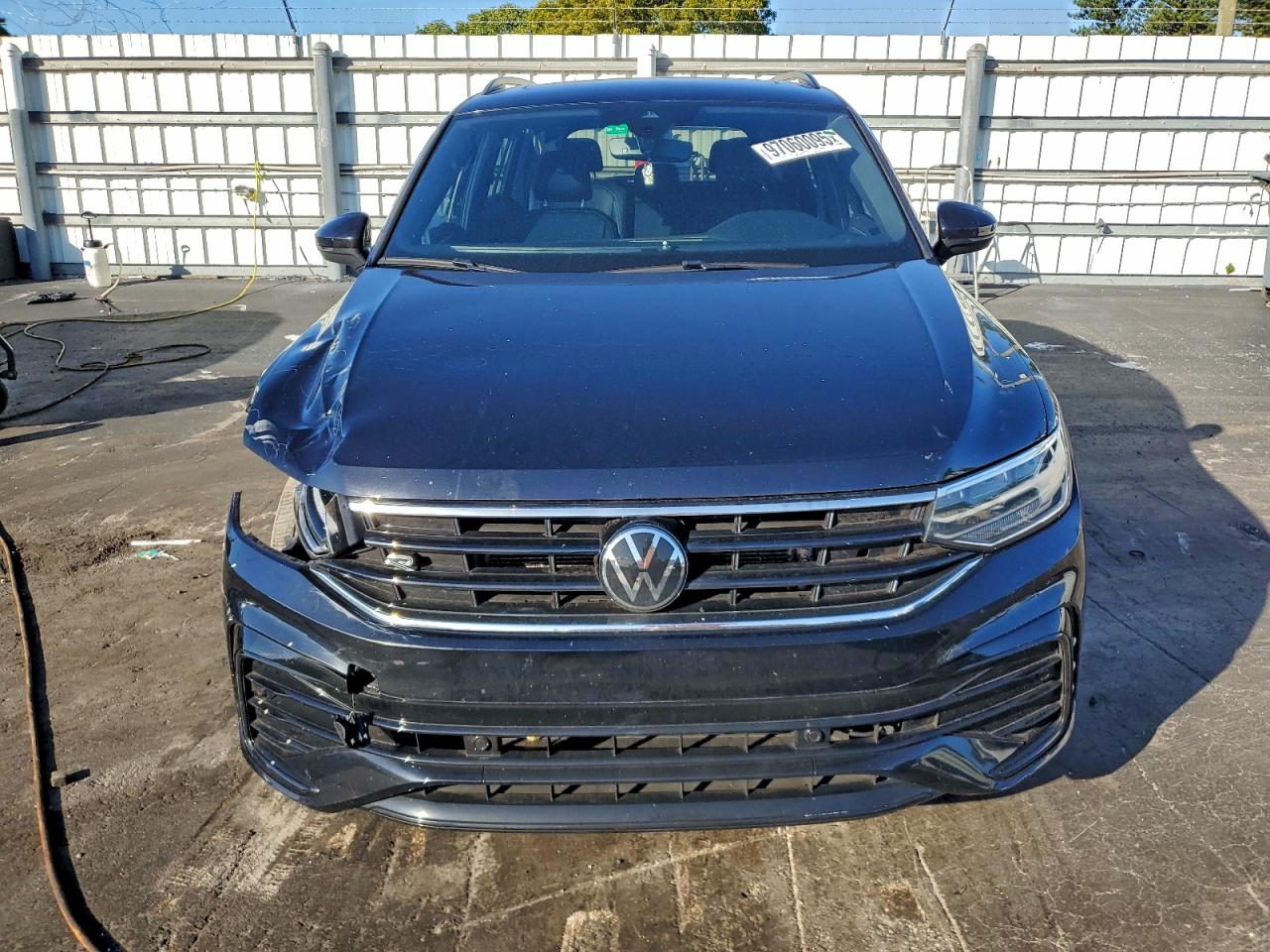 2024 VOLKSWAGEN TIGUAN SE R-LINE BLACK photo 5