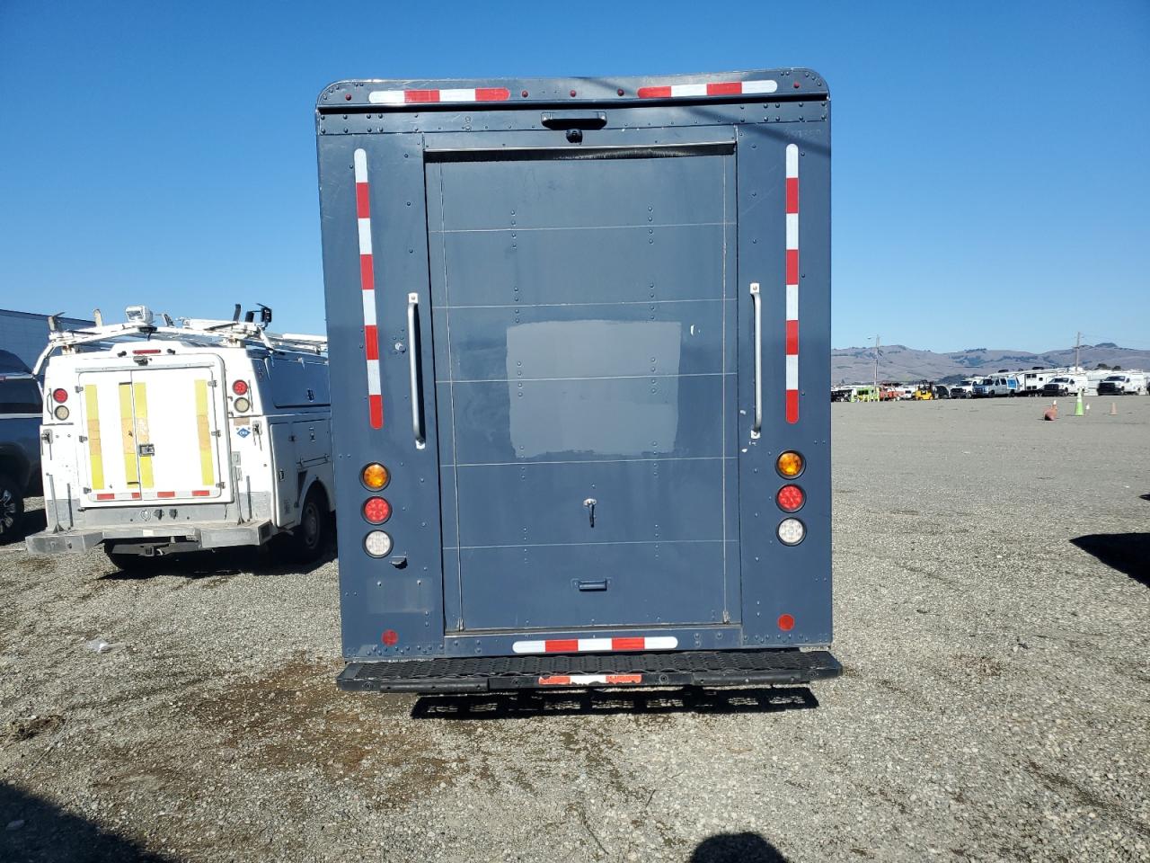 2020  CHASSIS M - DELIVERY VAN photo 10