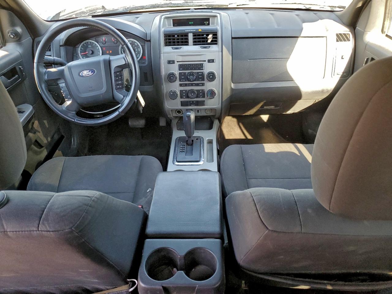 2011 FORD ESCAPE XLT photo 8