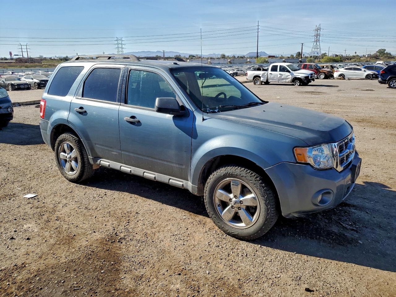 2011 FORD ESCAPE XLT photo 4