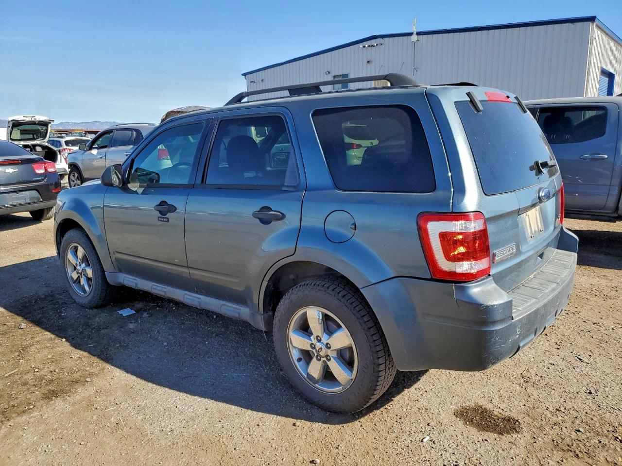 2011 FORD ESCAPE XLT photo 2