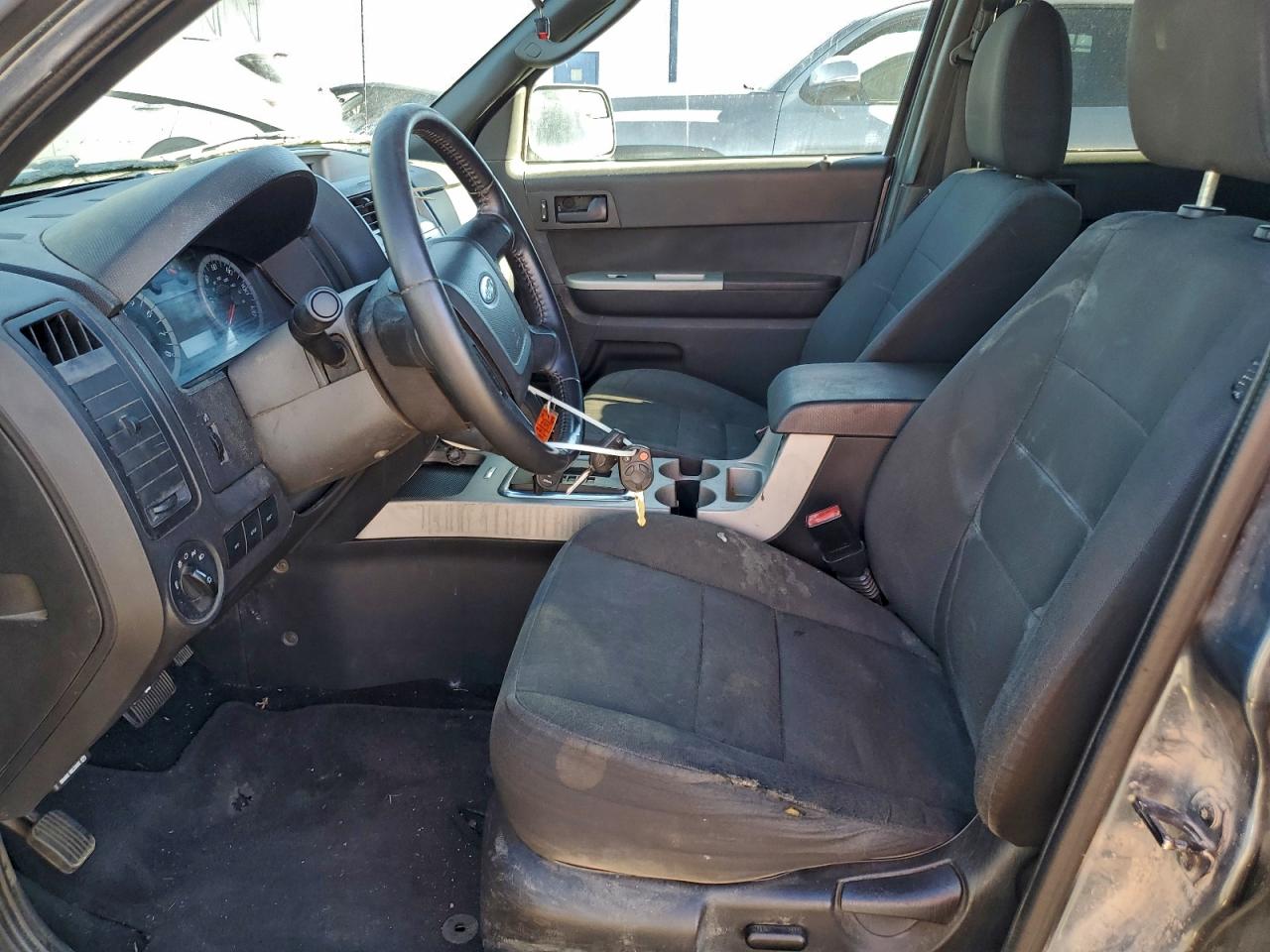 2011 FORD ESCAPE XLT photo 7