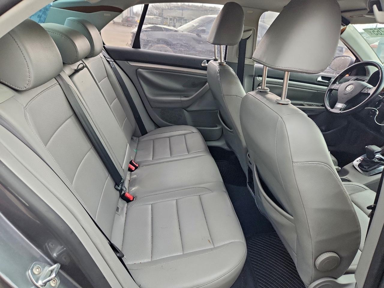 2009 VOLKSWAGEN JETTA SE photo 10
