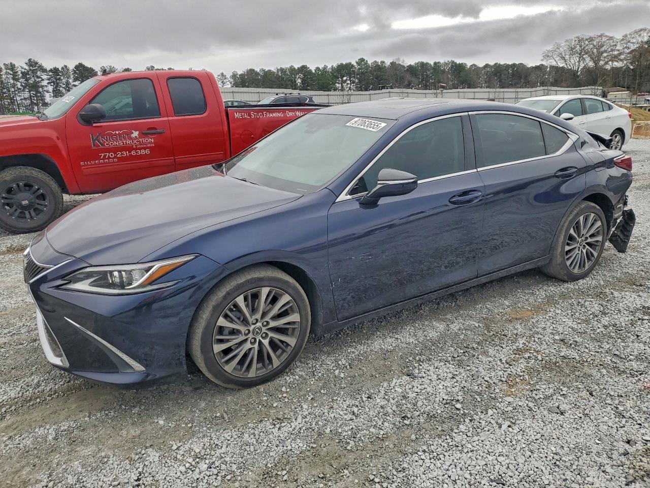 2019 LEXUS ES