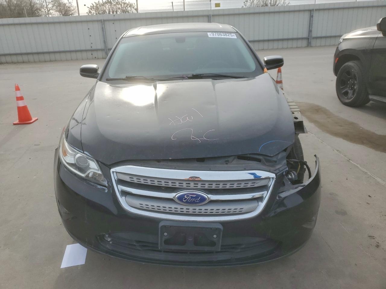 2012 FORD TAURUS SEL photo 9
