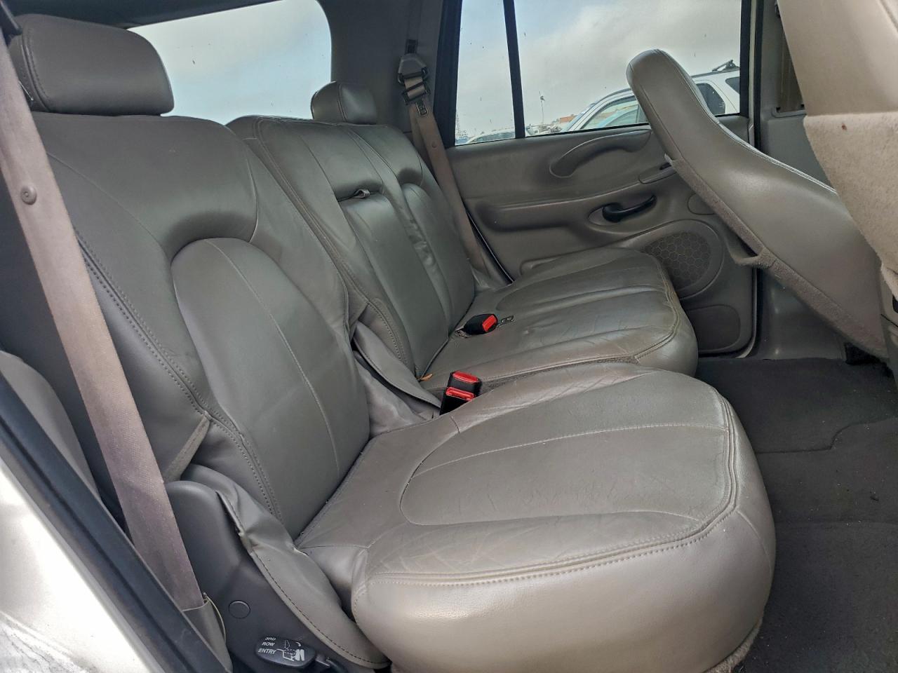 2001 FORD EXPEDITION XLT photo 31