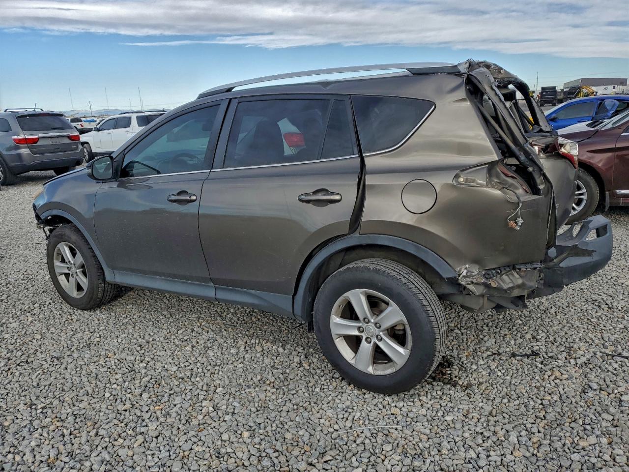 2013 TOYOTA RAV4 XLE photo 2