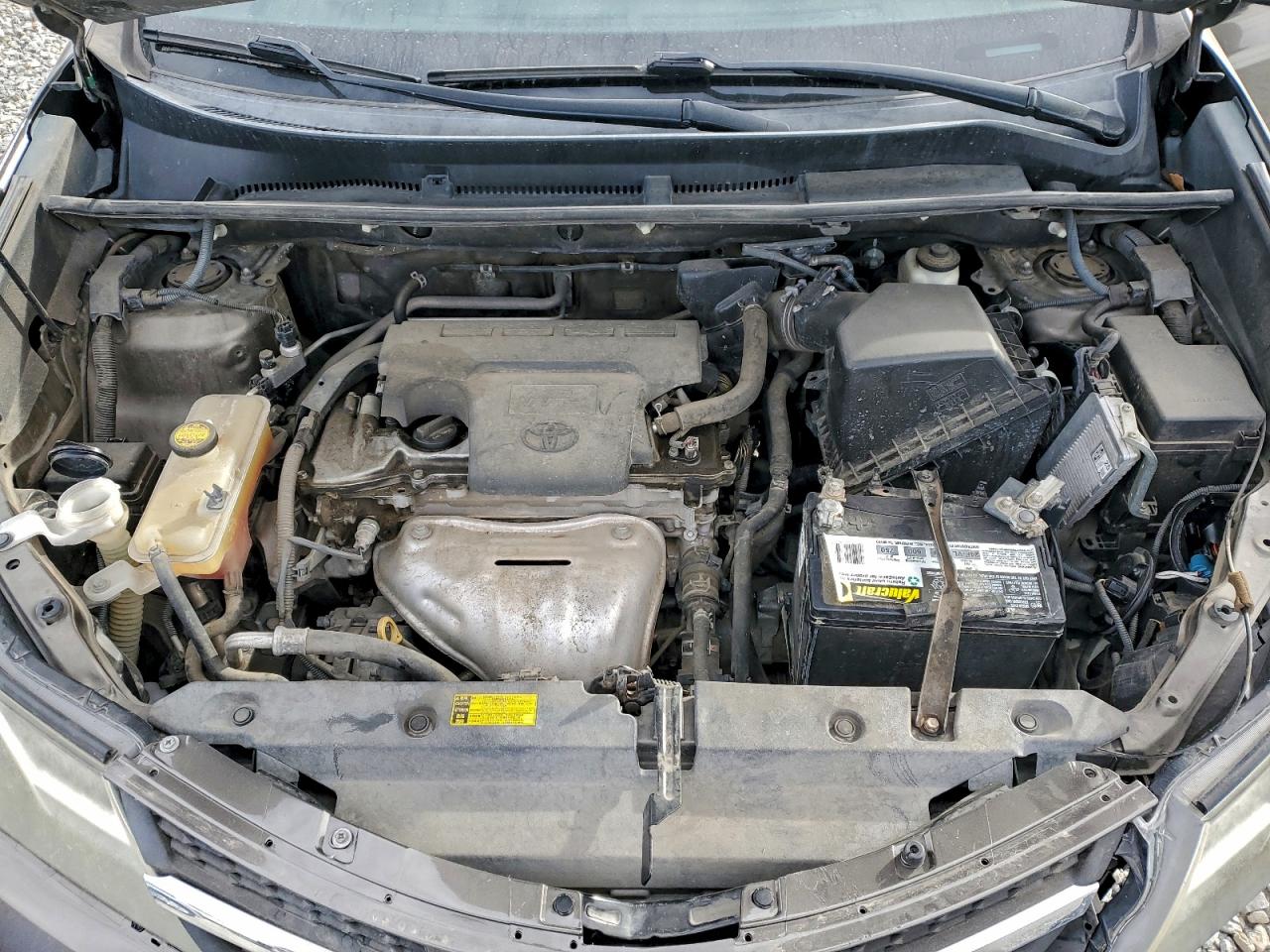 2013 TOYOTA RAV4 XLE photo 12