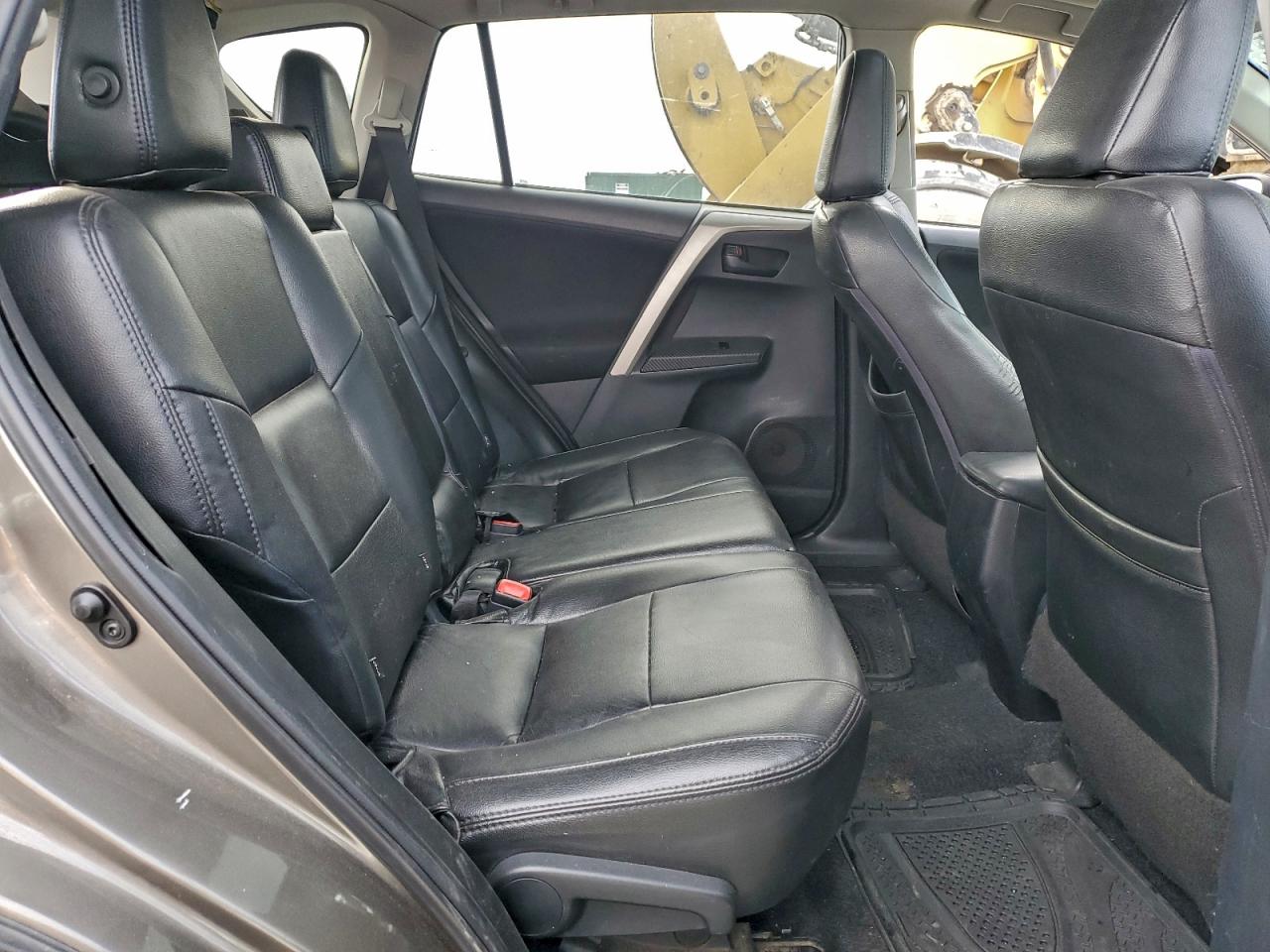 2013 TOYOTA RAV4 XLE photo 11