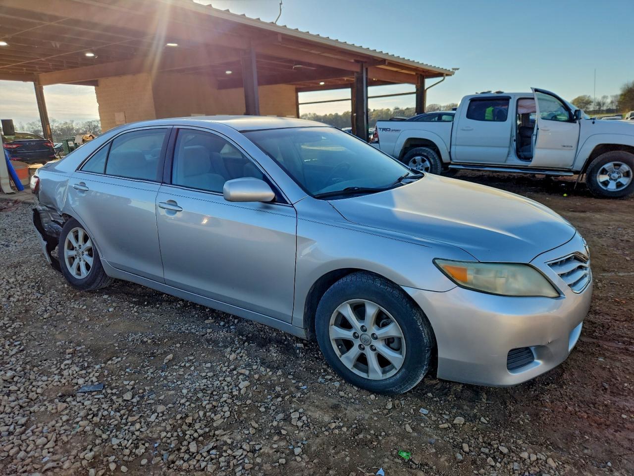 2010 TOYOTA CAMRY BASE photo 4
