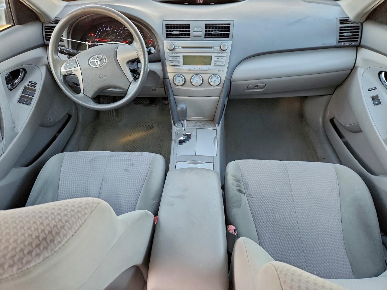 2010 TOYOTA CAMRY BASE photo 8