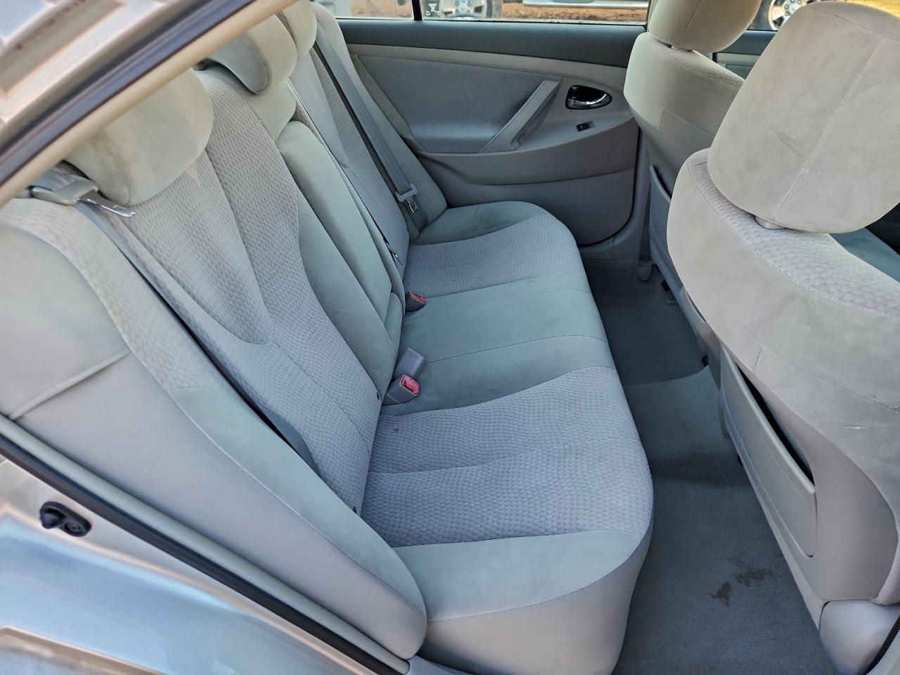 2010 TOYOTA CAMRY BASE photo 10