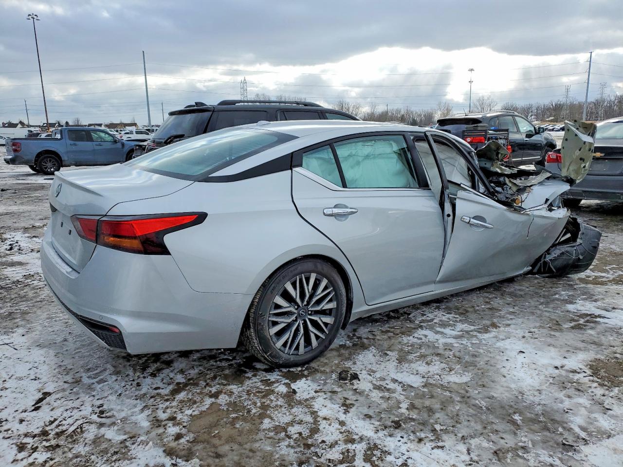 2025 NISSAN ALTIMA SV photo 3