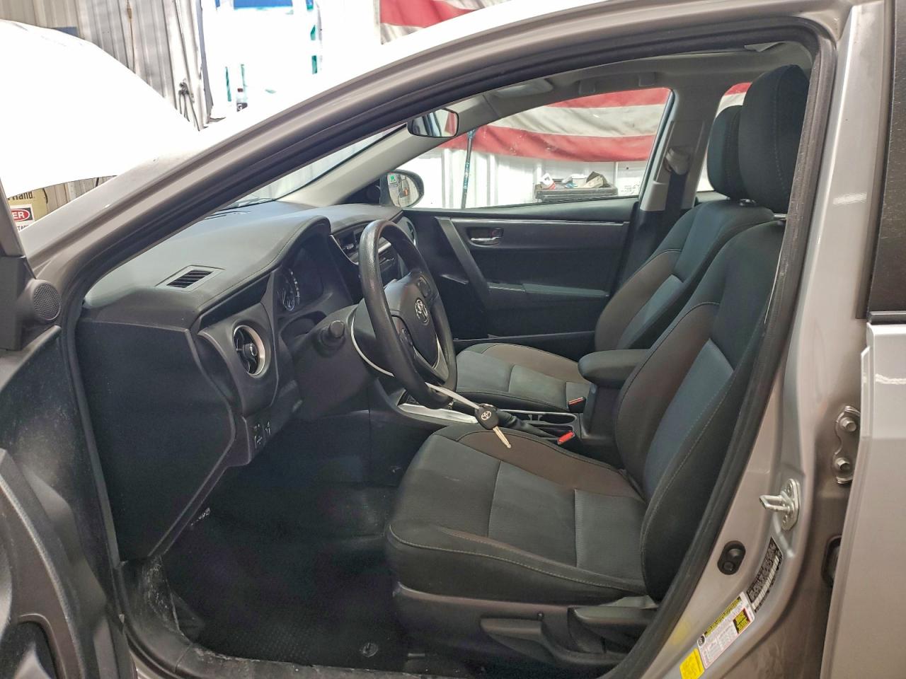 2019 TOYOTA COROLLA L photo 7