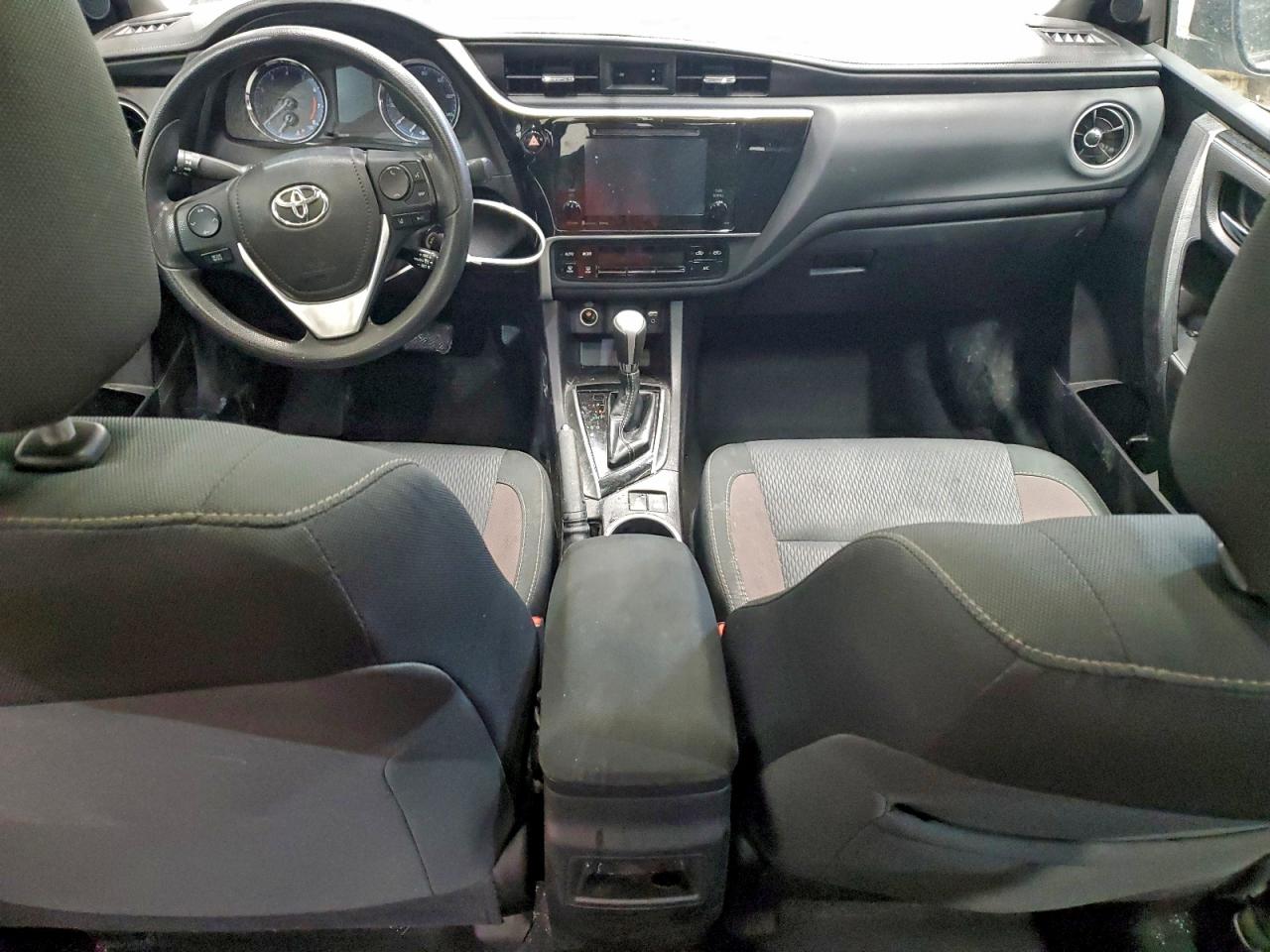 2019 TOYOTA COROLLA L photo 8