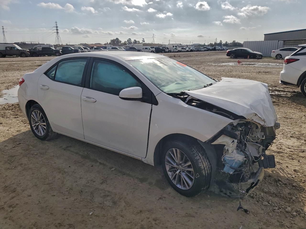 2015 TOYOTA COROLLA L photo 10