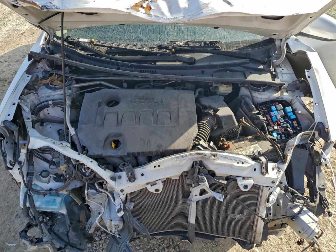 2015 TOYOTA COROLLA L photo 31