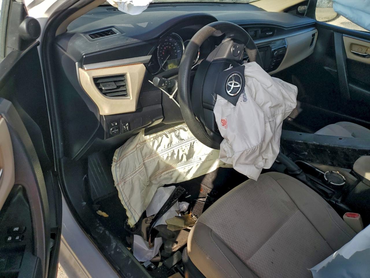 2015 TOYOTA COROLLA L photo 22