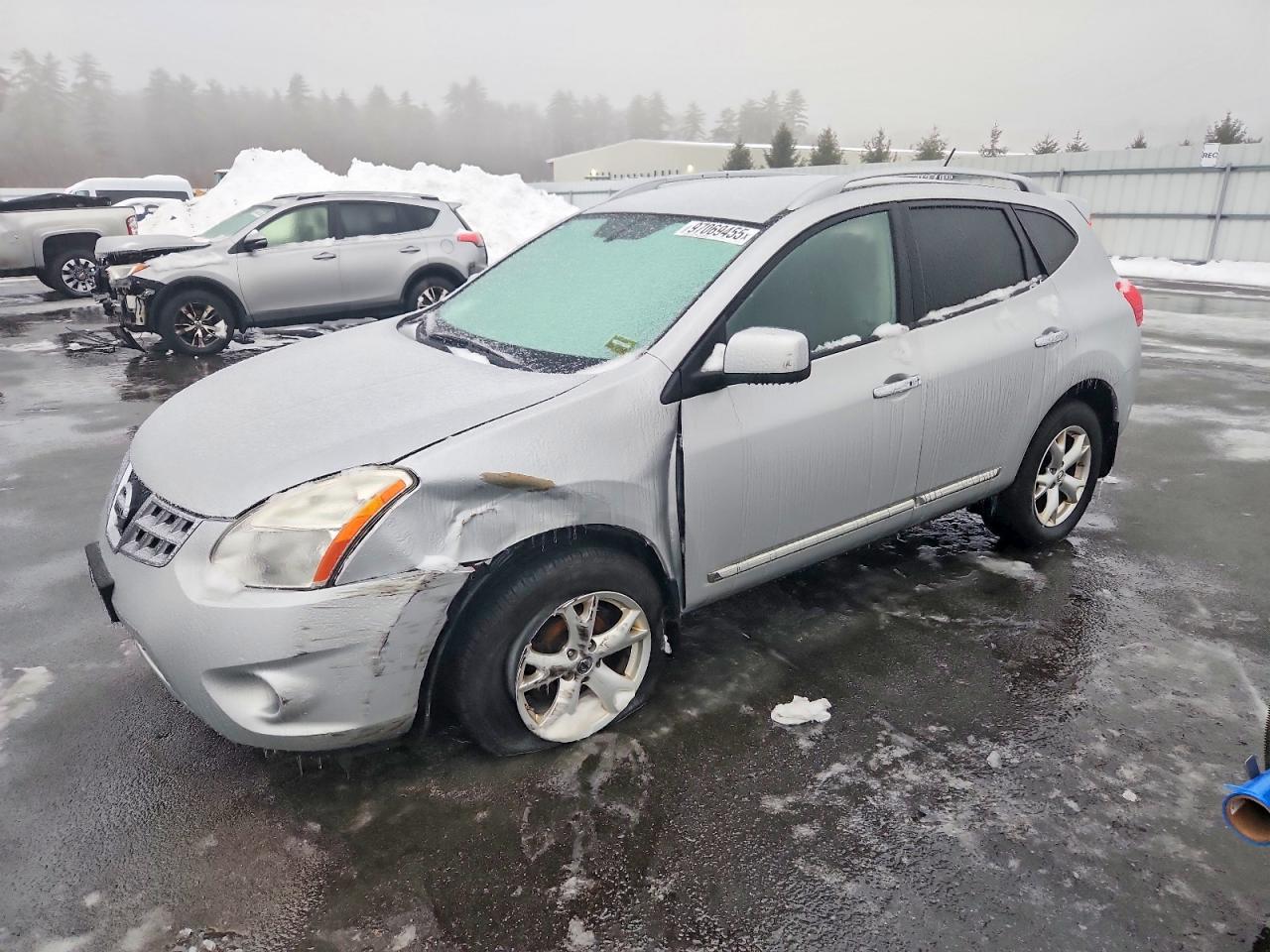2011 NISSAN ROGUE