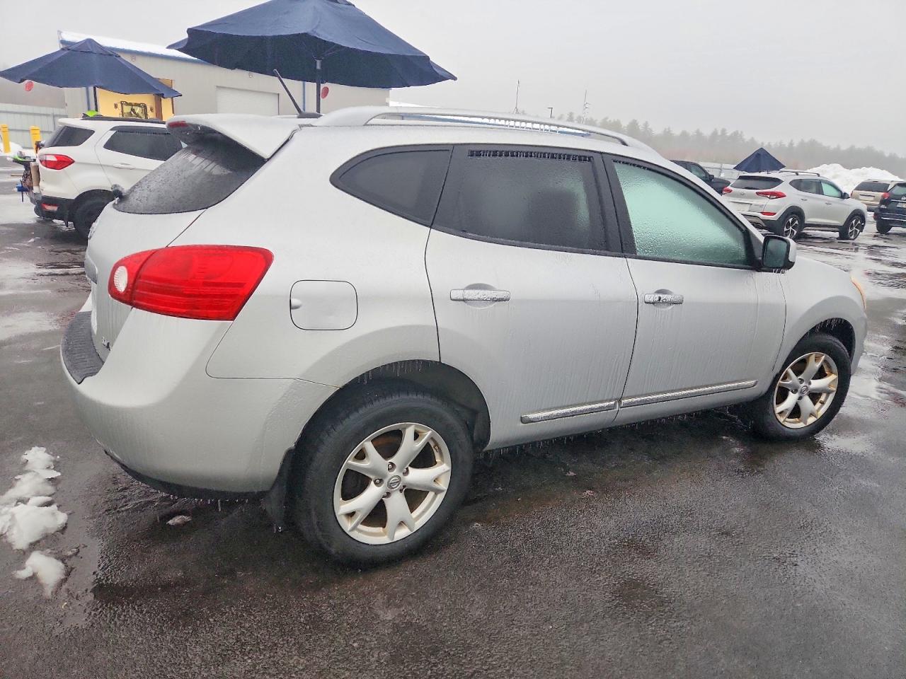 2011 NISSAN ROGUE S photo 3
