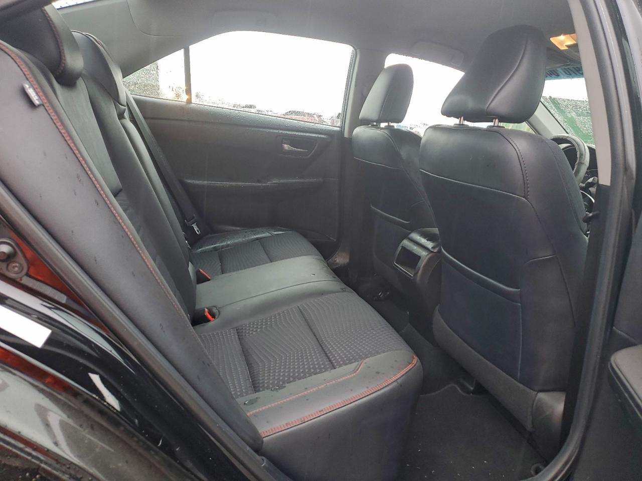 2015 TOYOTA CAMRY LE photo 10