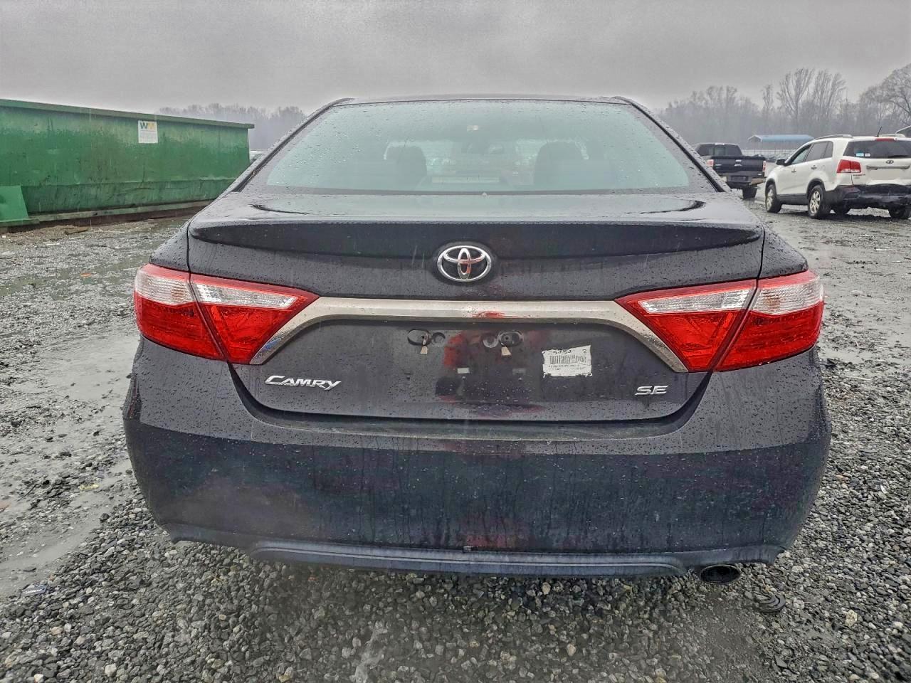 2015 TOYOTA CAMRY LE photo 6