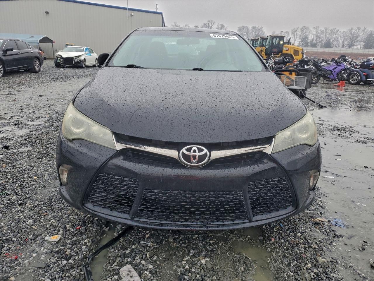 2015 TOYOTA CAMRY LE photo 5