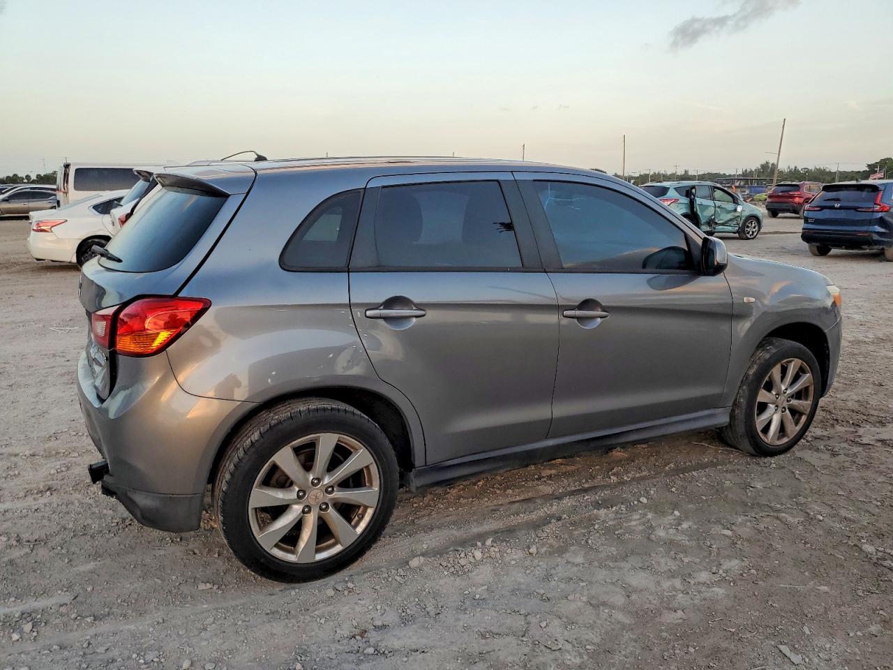 2015 MITSUBISHI OUTLANDER SPORT ES photo 7