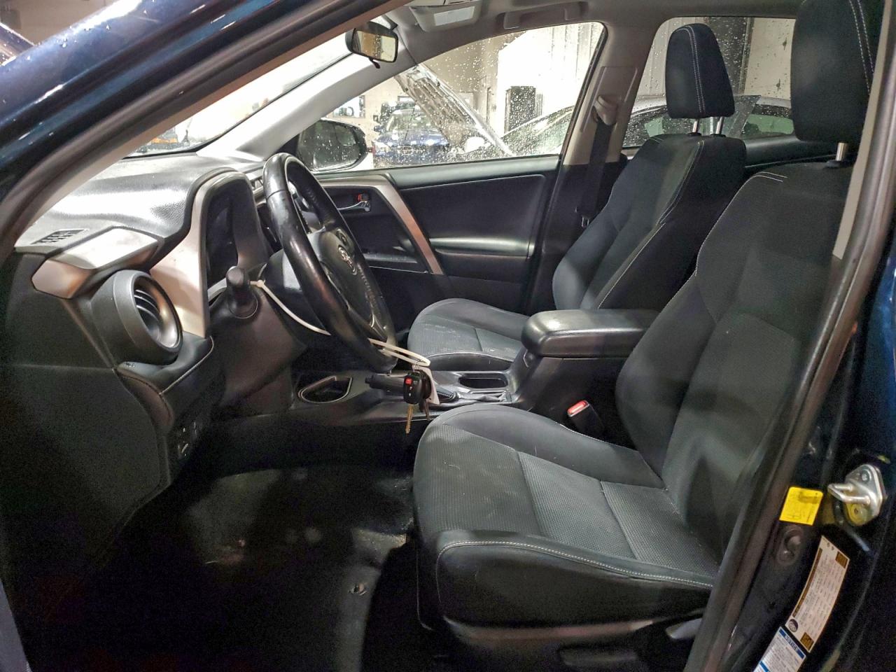 2017 TOYOTA RAV4 XLE photo 19