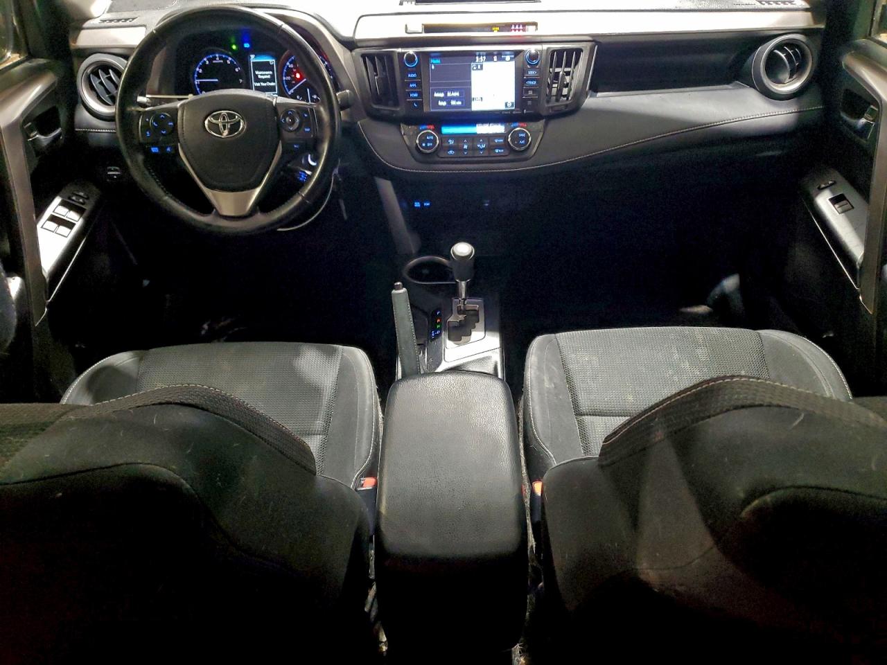 2017 TOYOTA RAV4 XLE photo 22