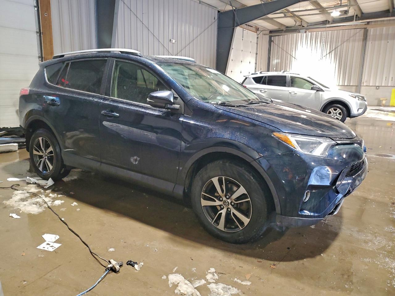 2017 TOYOTA RAV4 XLE photo 10