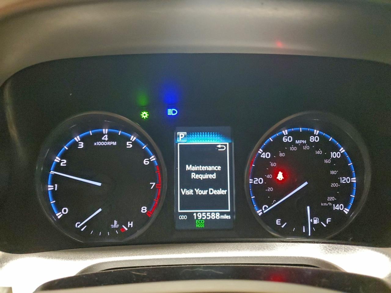 2017 TOYOTA RAV4 XLE photo 25