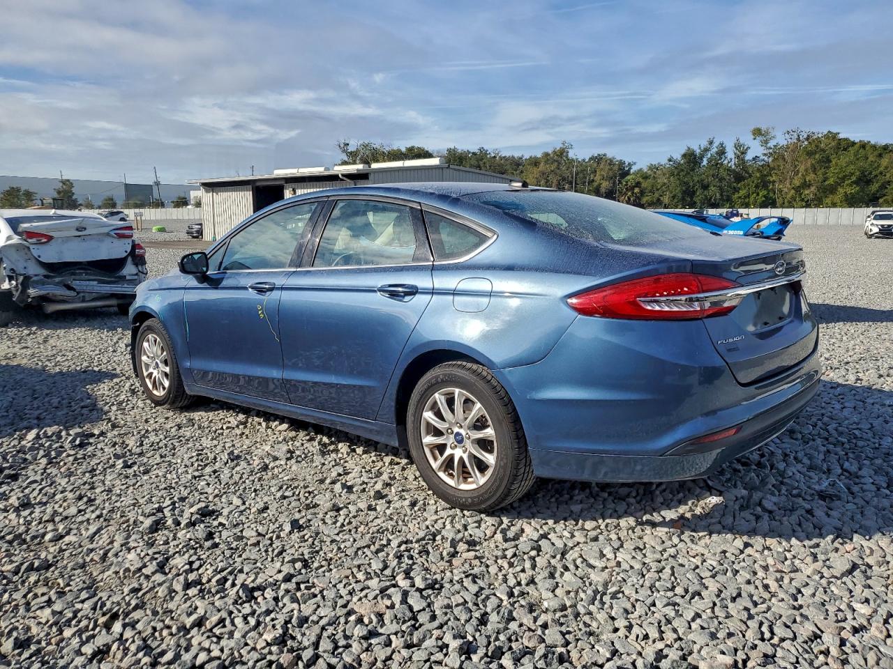 2018 FORD FUSION S photo 2