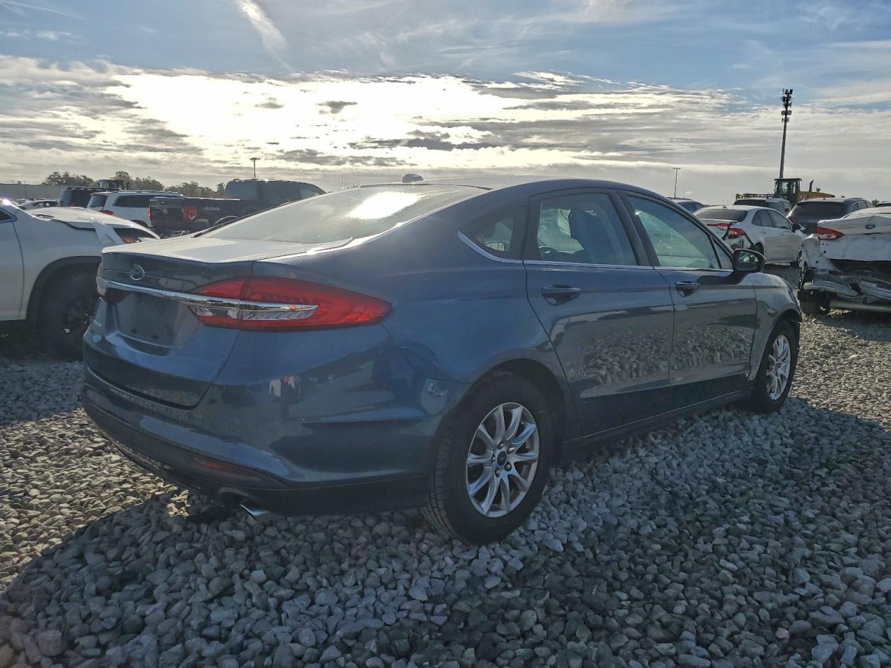 2018 FORD FUSION S photo 3