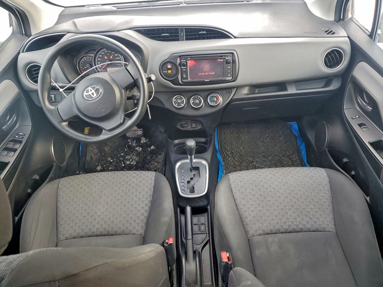 2015 TOYOTA YARIS photo 22