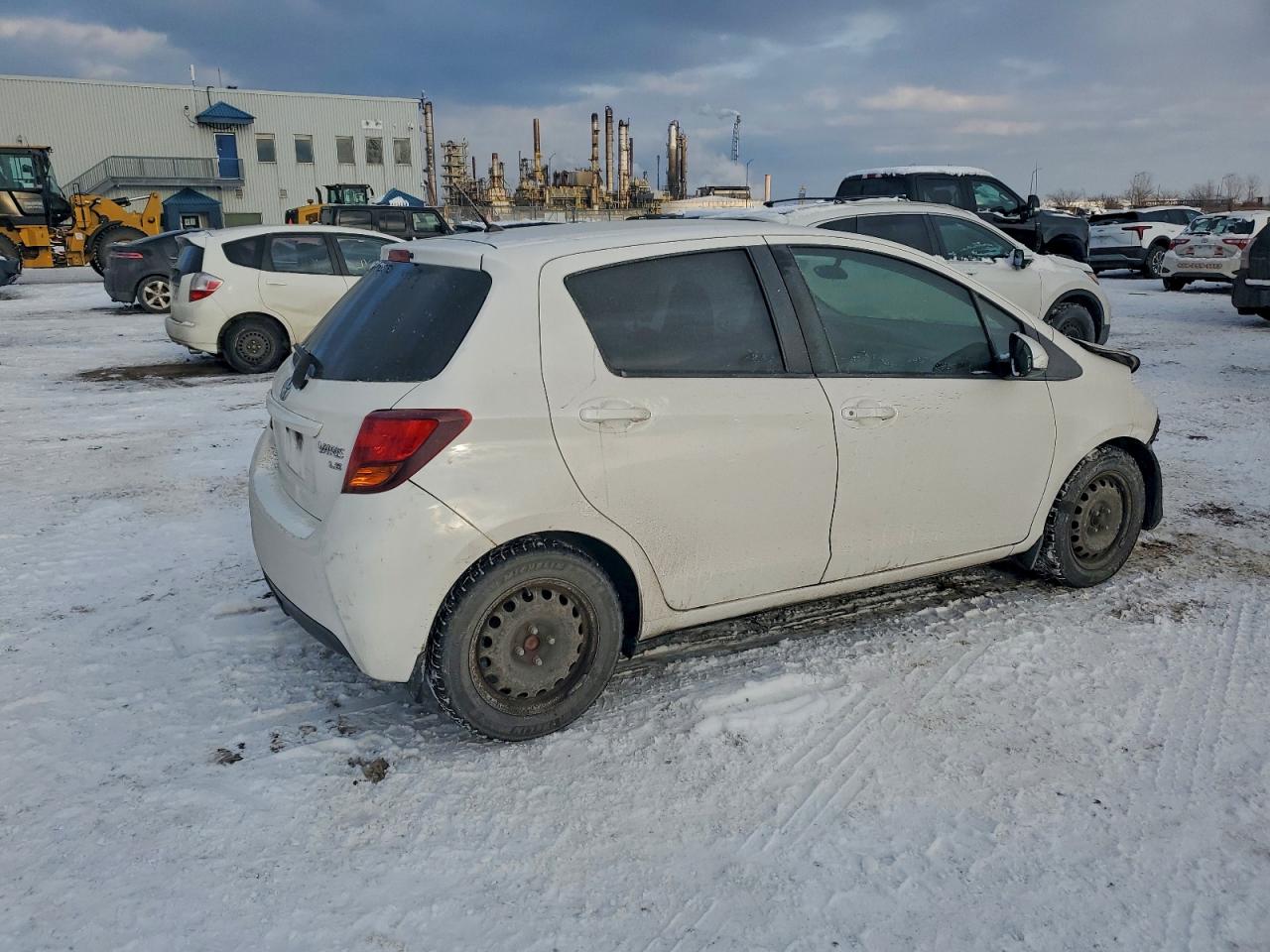2015 TOYOTA YARIS photo 7