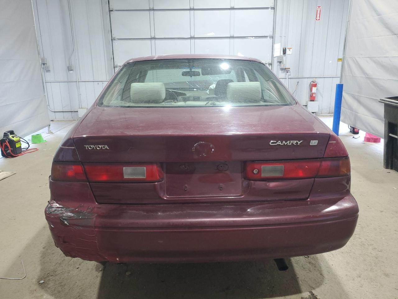 1997 TOYOTA CAMRY CE photo 11