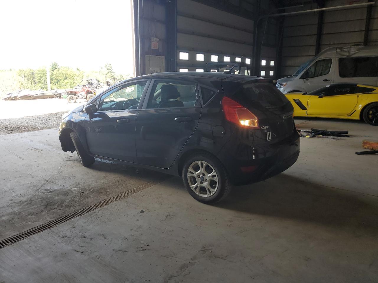 2015 FORD FIESTA SE photo 4