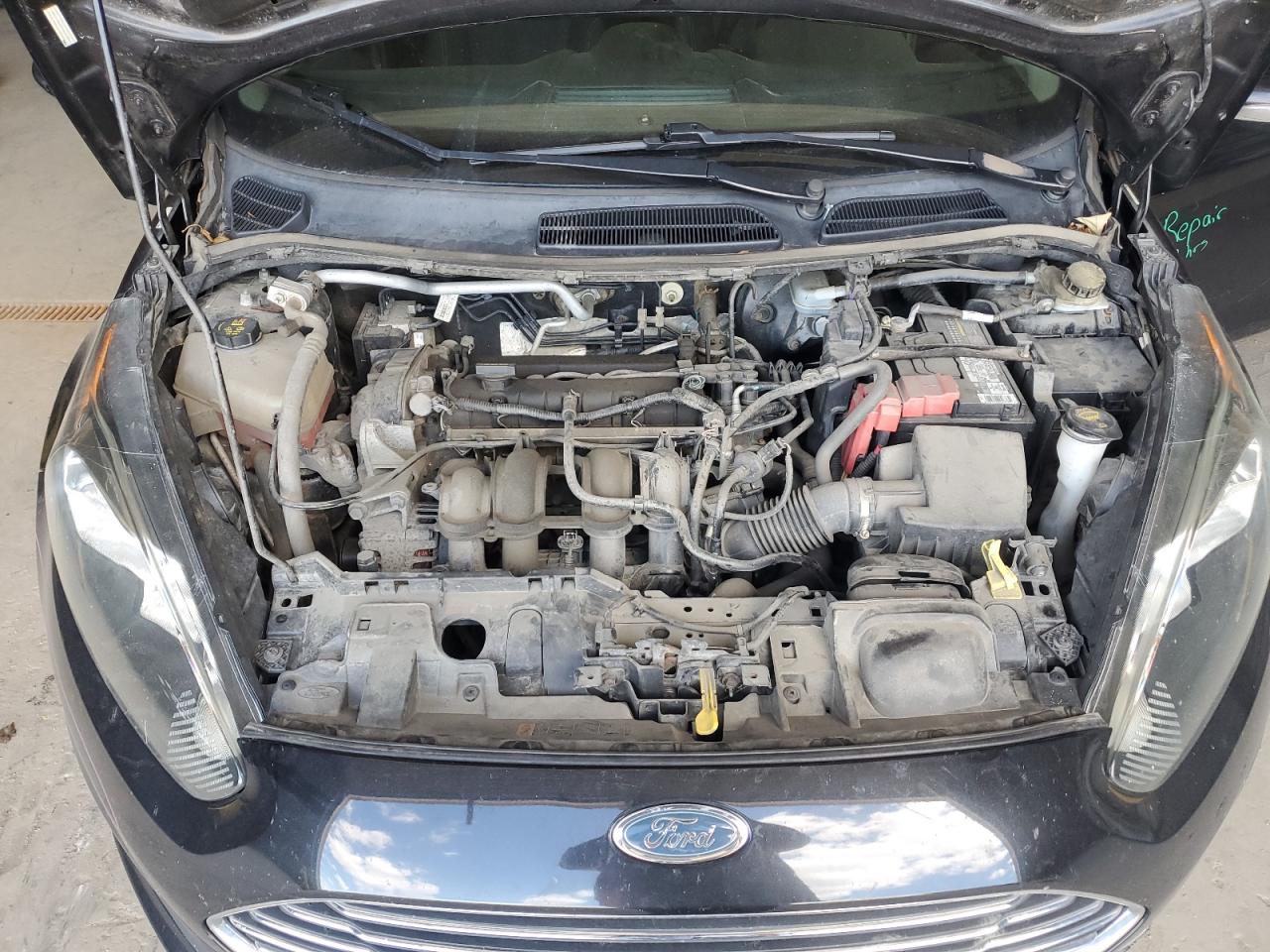 2015 FORD FIESTA SE photo 31