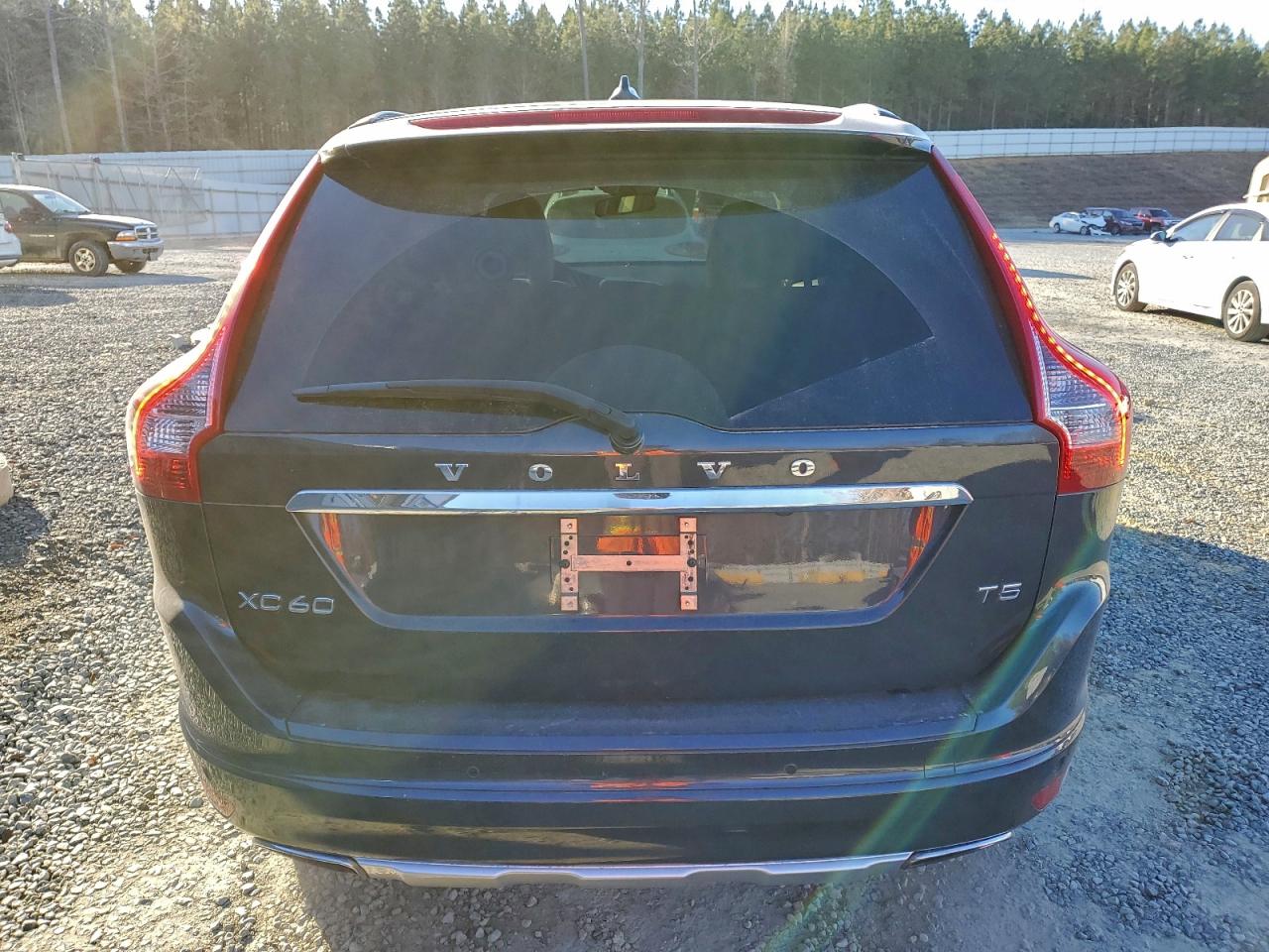 2015 VOLVO XC60 T5 PREMIER+ photo 6