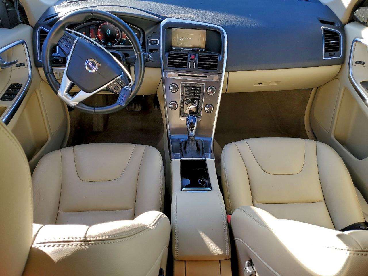 2015 VOLVO XC60 T5 PREMIER+ photo 8