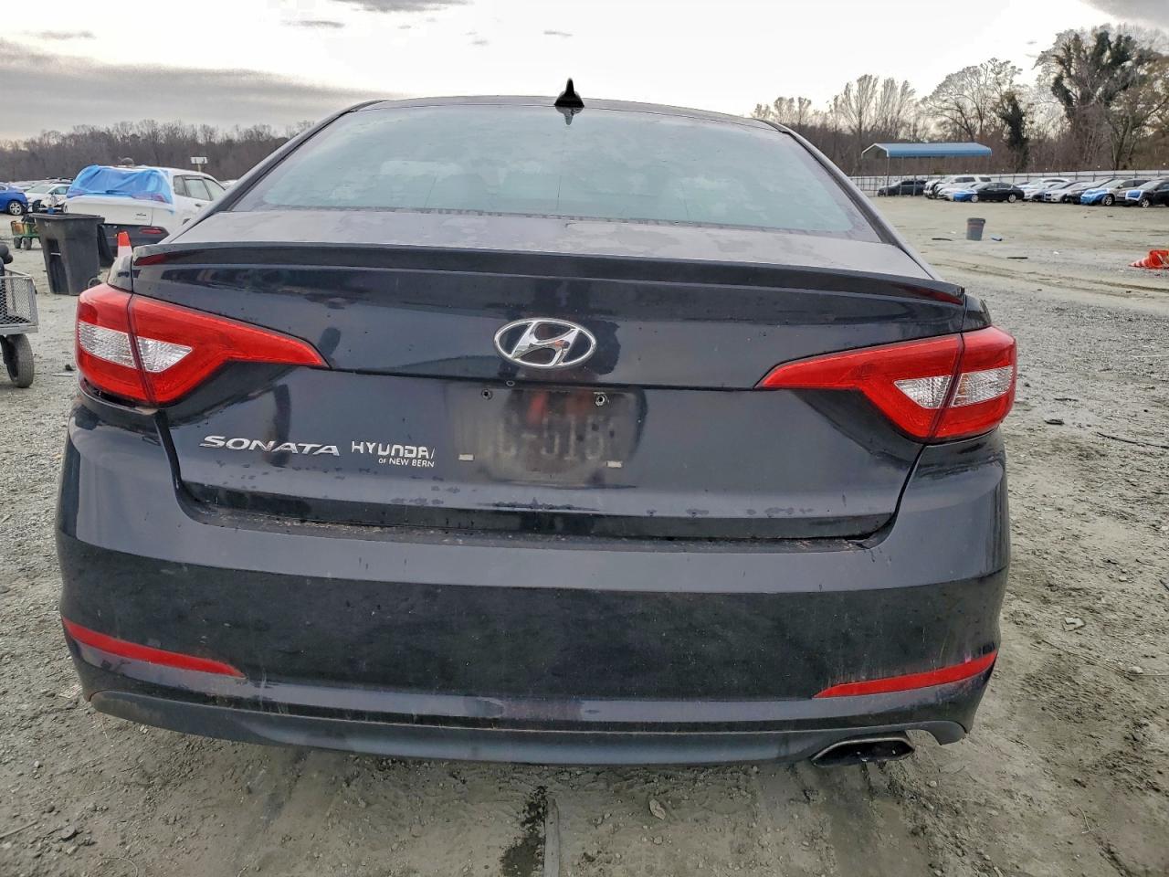 2016 HYUNDAI SONATA SE photo 6