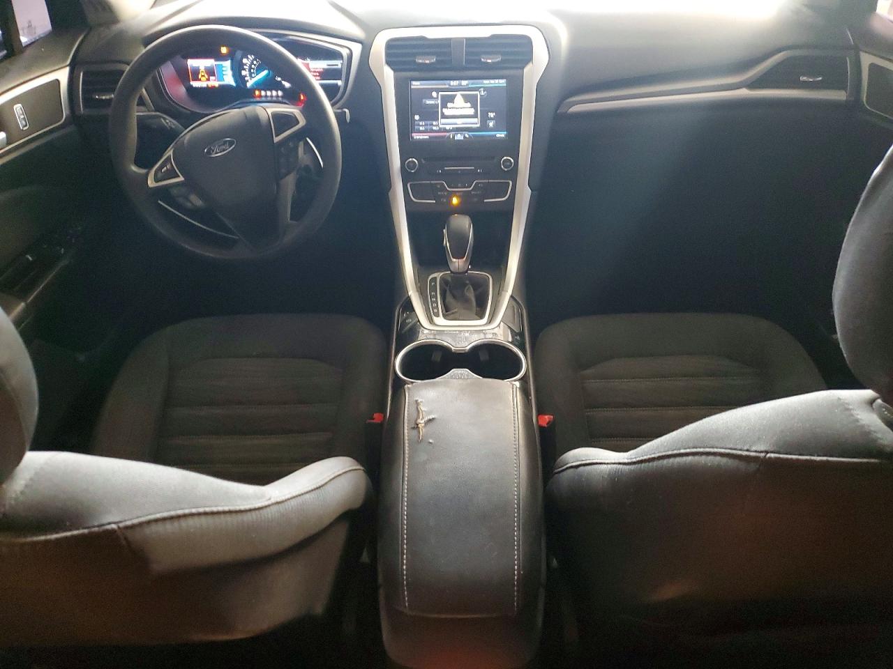 2016 FORD FUSION SE photo 8