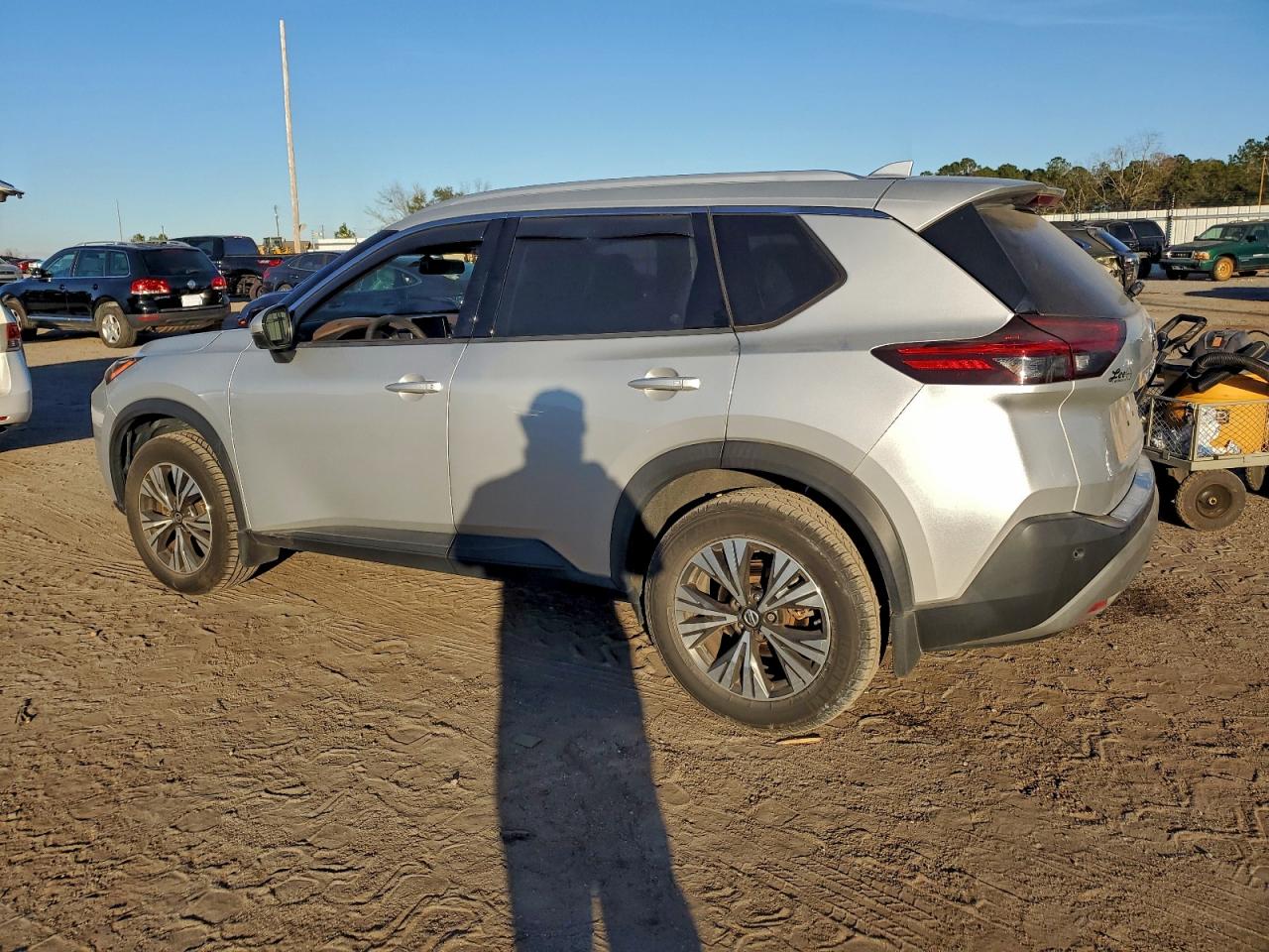 2021 NISSAN ROGUE SV photo 2
