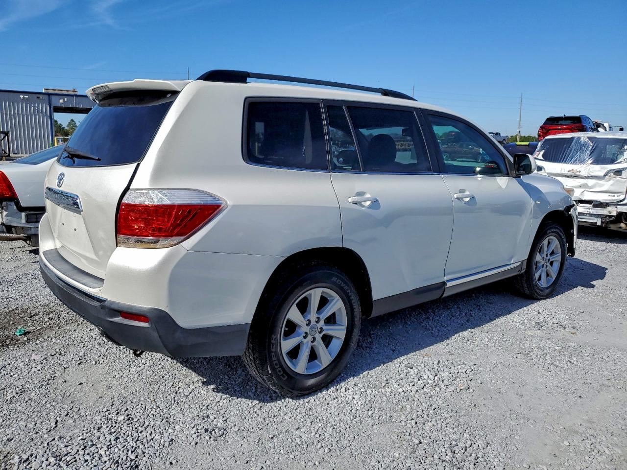 2011 TOYOTA HIGHLANDER BASE photo 5