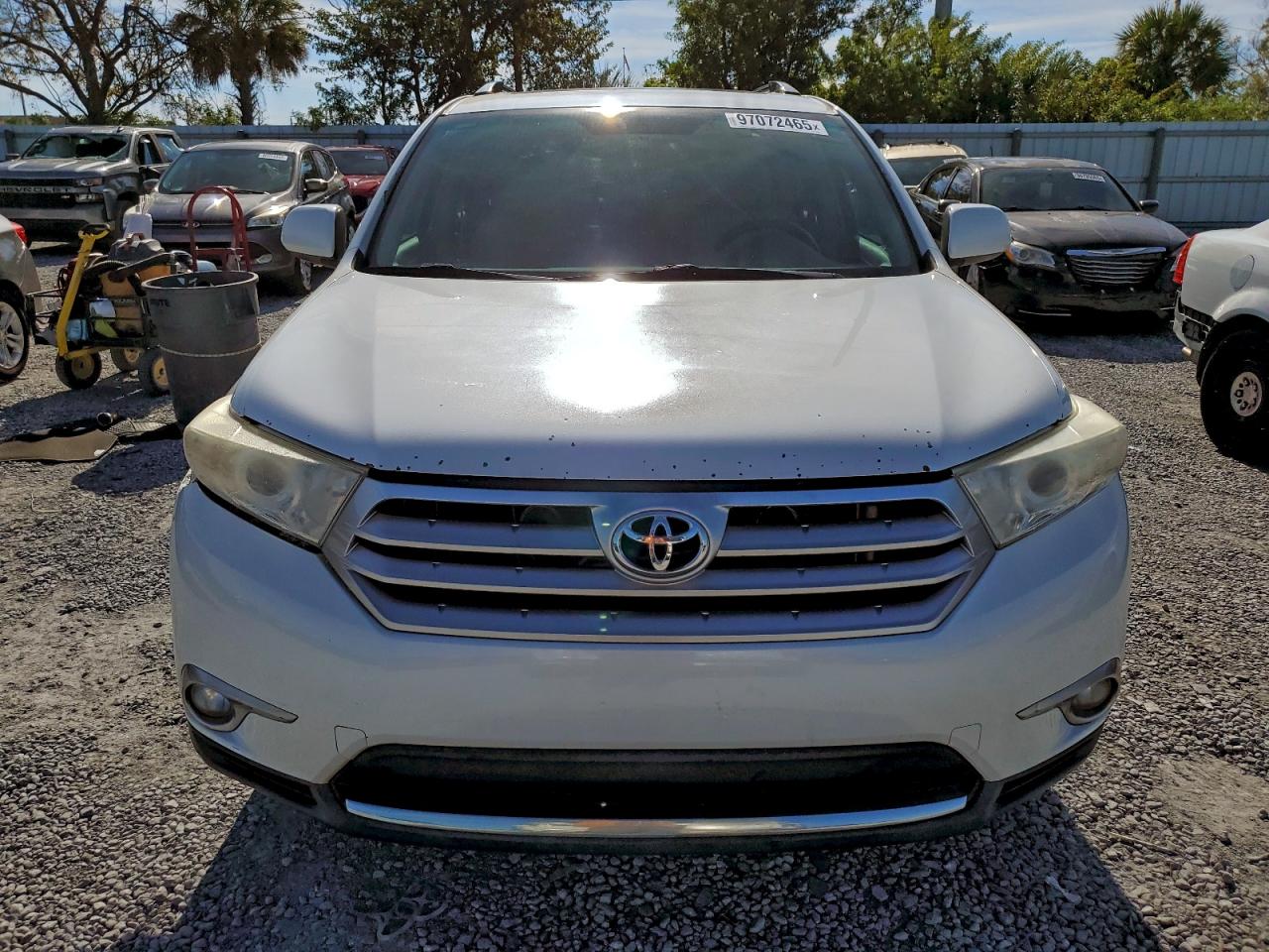 2011 TOYOTA HIGHLANDER BASE photo 9