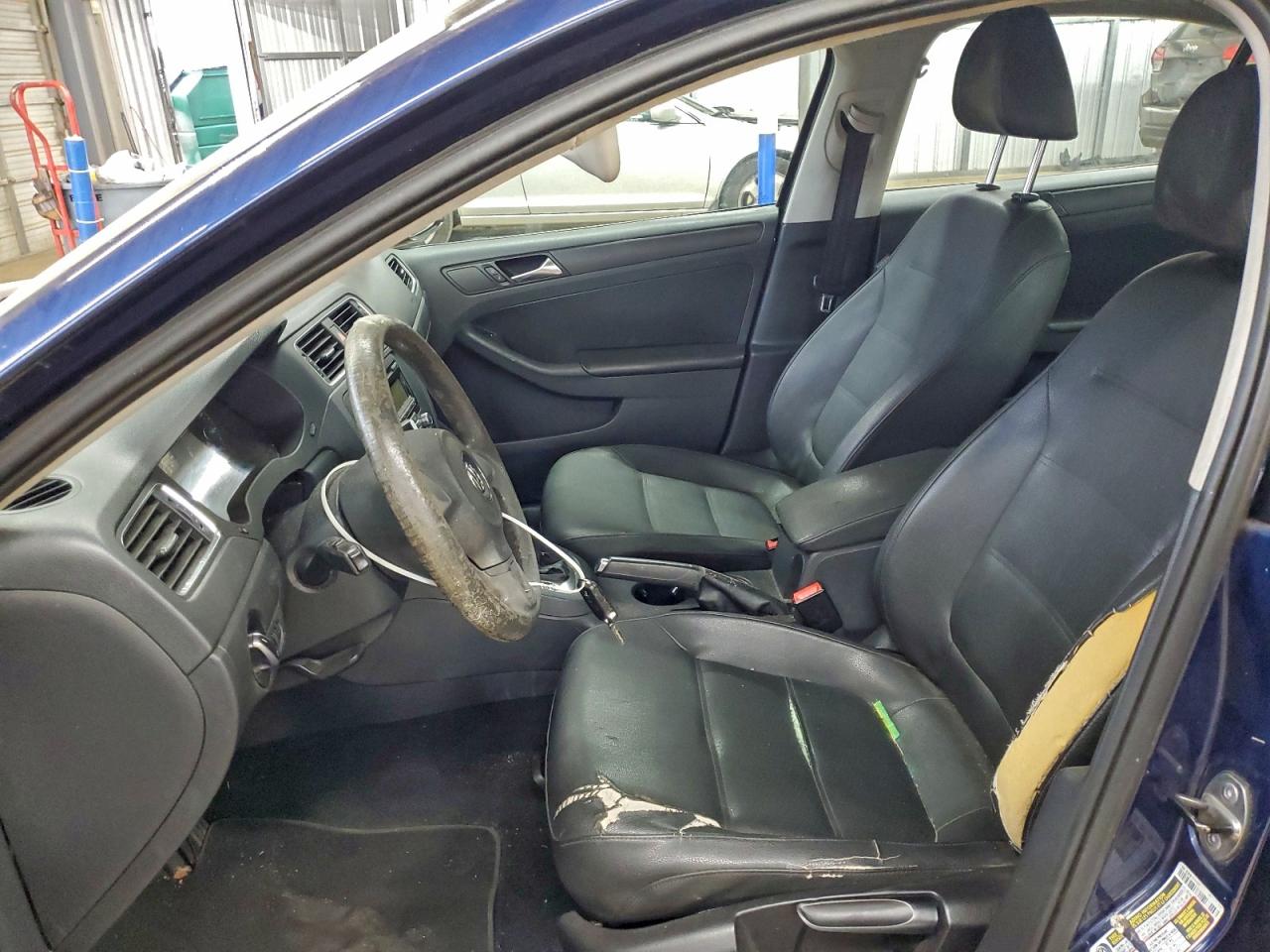 2011 VOLKSWAGEN JETTA SE photo 13