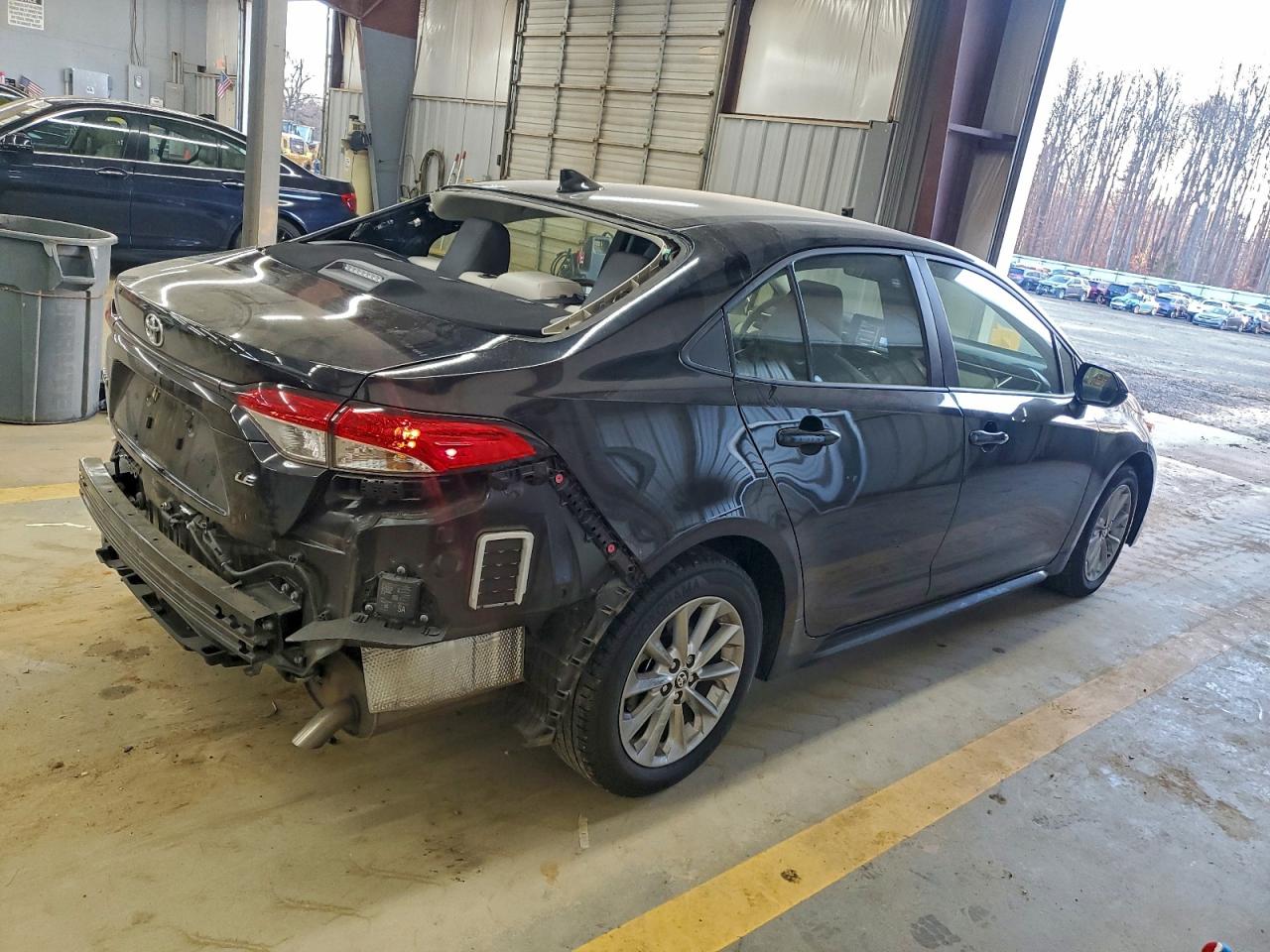 2022 TOYOTA COROLLA LE photo 5